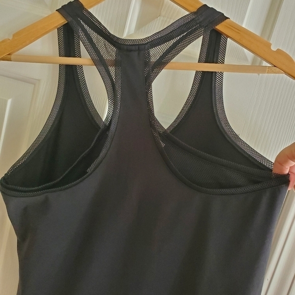 NWT Fabletics Mosa Tank Size S in Black - Picture 6 of 8